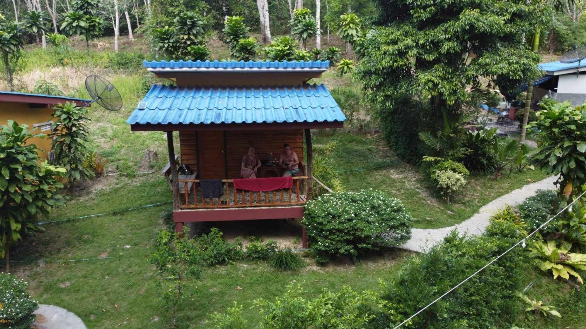 Baan Panseng Bungalow Ko Kut Exterior photo