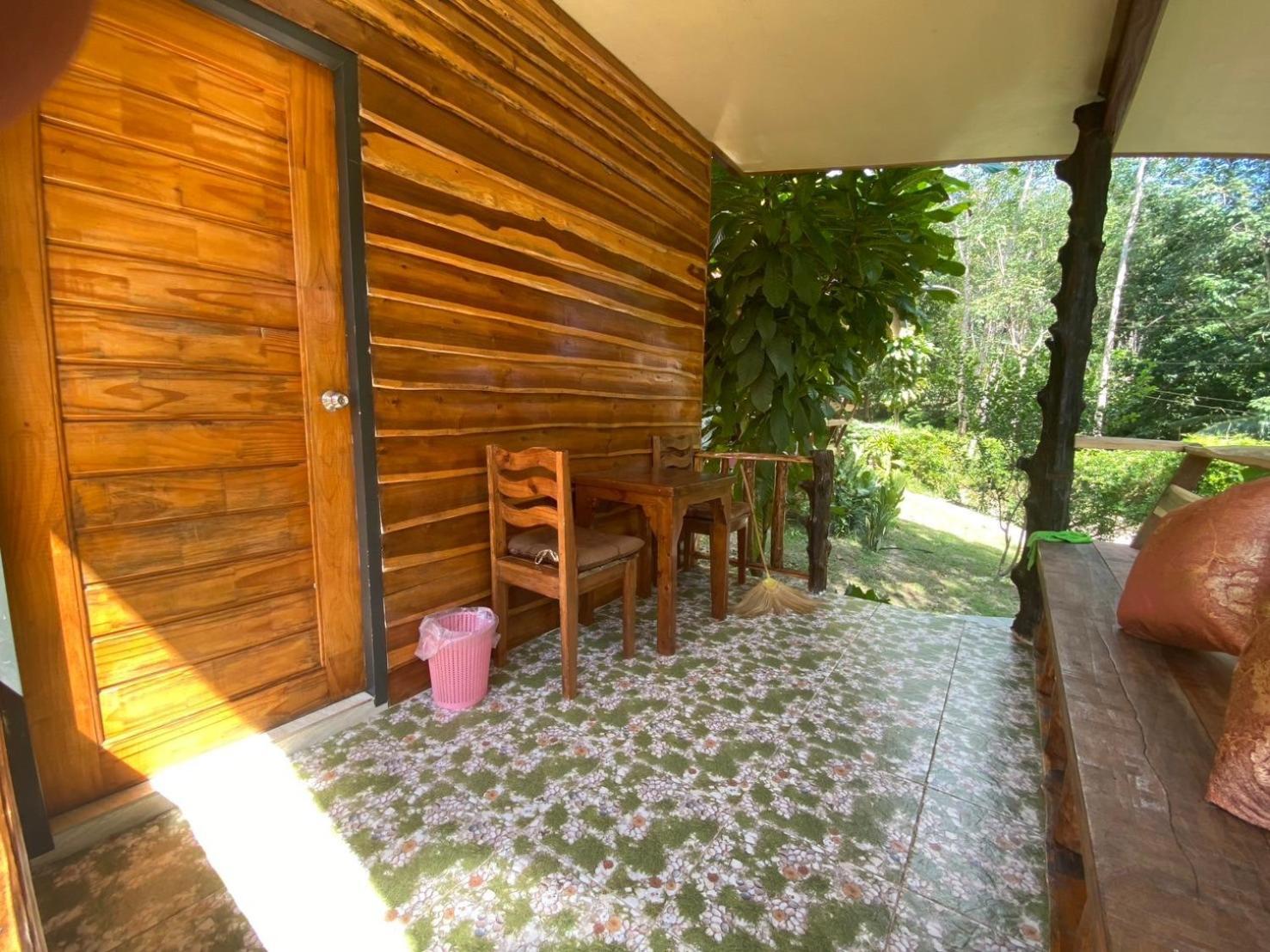 Baan Panseng Bungalow Ko Kut Exterior photo
