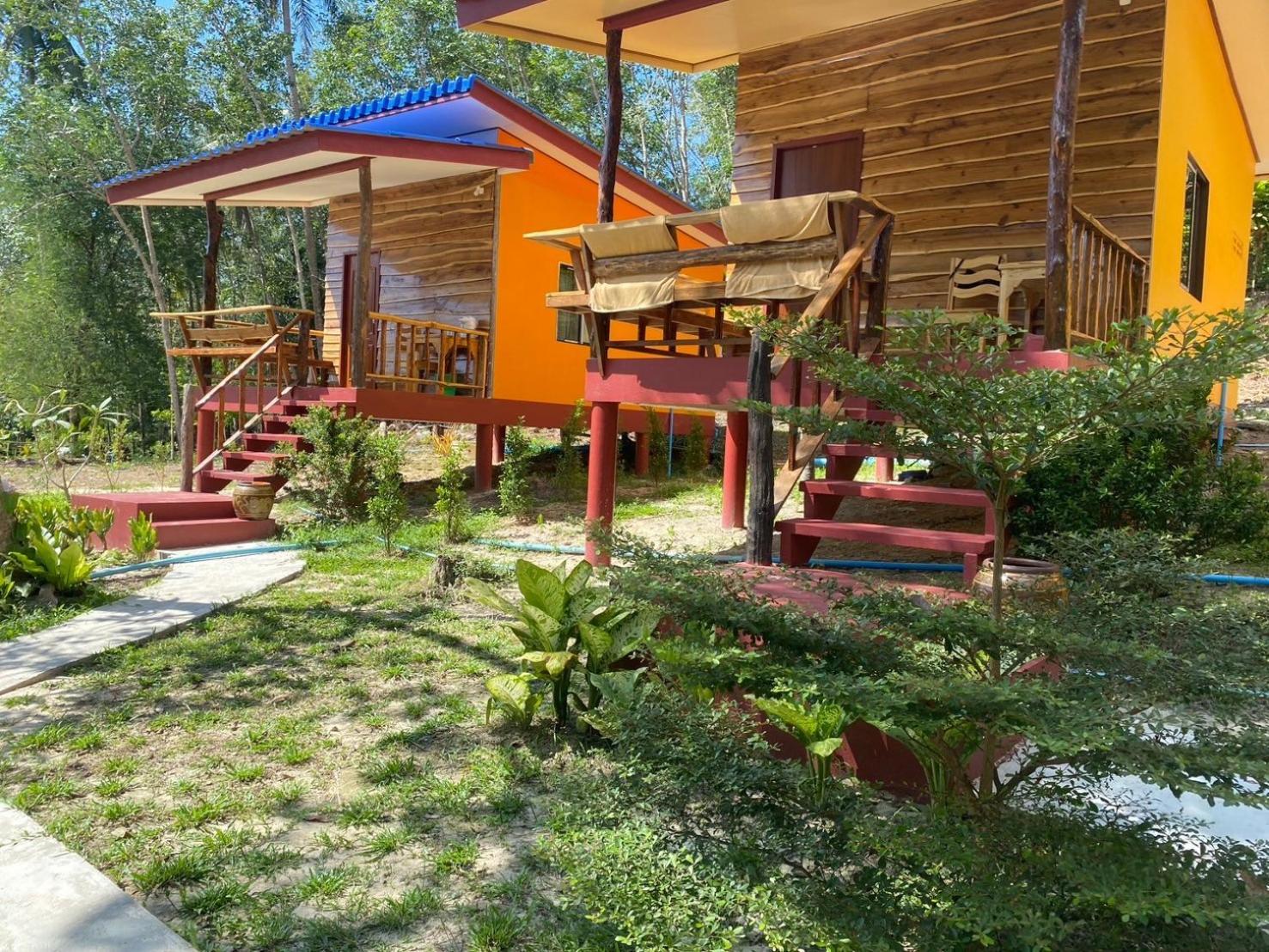 Baan Panseng Bungalow Ko Kut Exterior photo