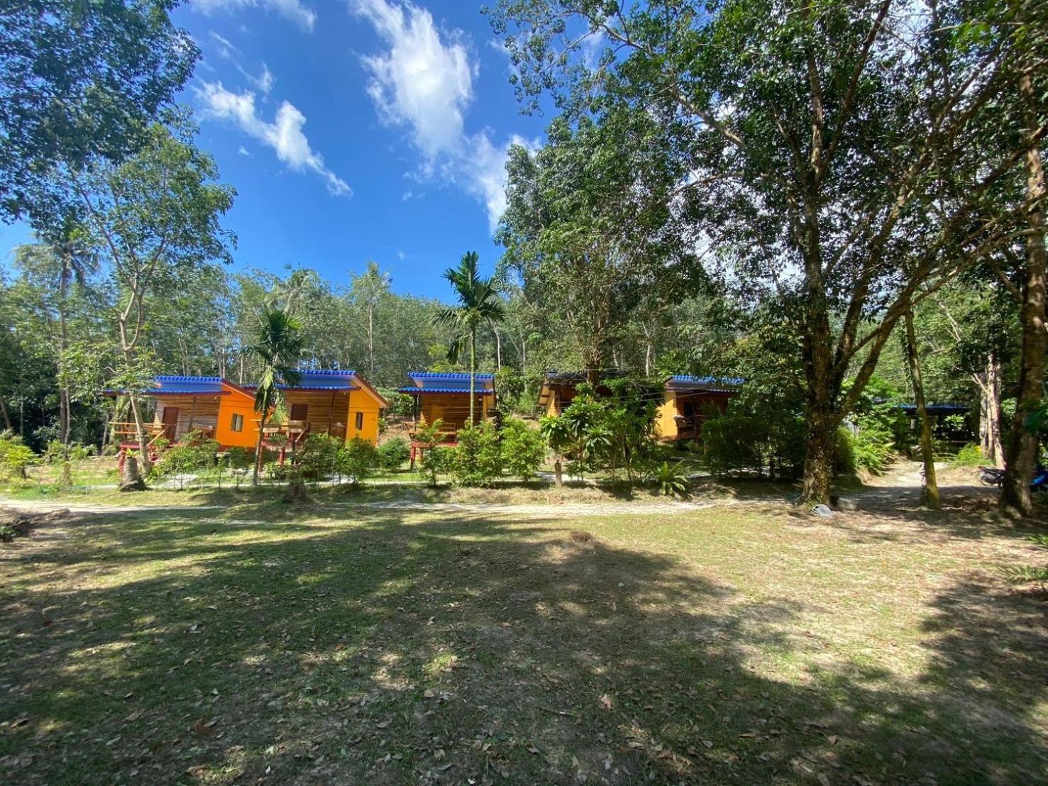Baan Panseng Bungalow Ko Kut Exterior photo