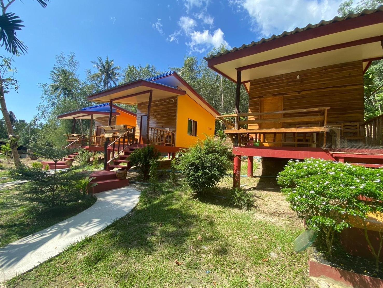 Baan Panseng Bungalow Ko Kut Exterior photo
