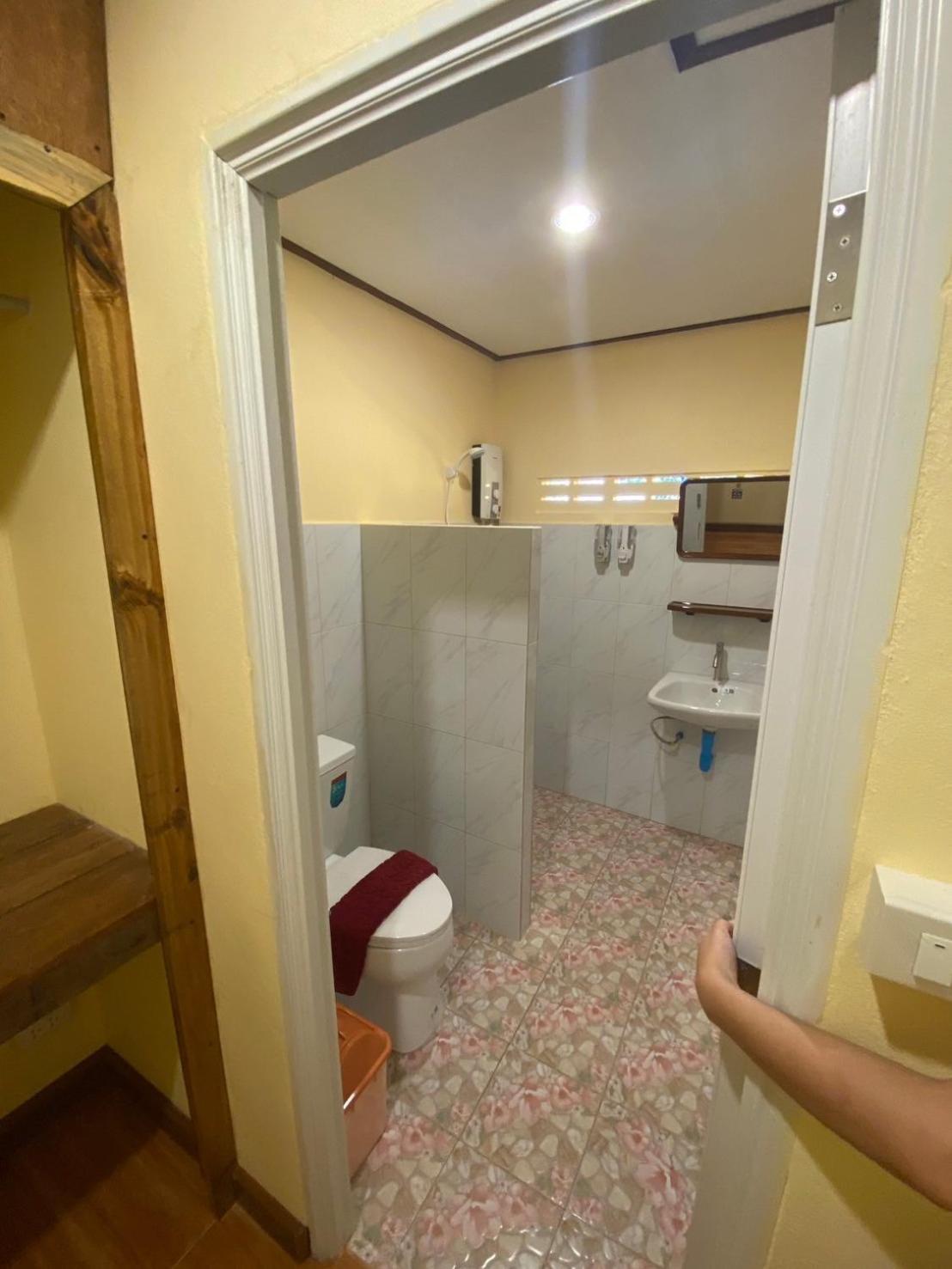 Baan Panseng Bungalow Ko Kut Exterior photo
